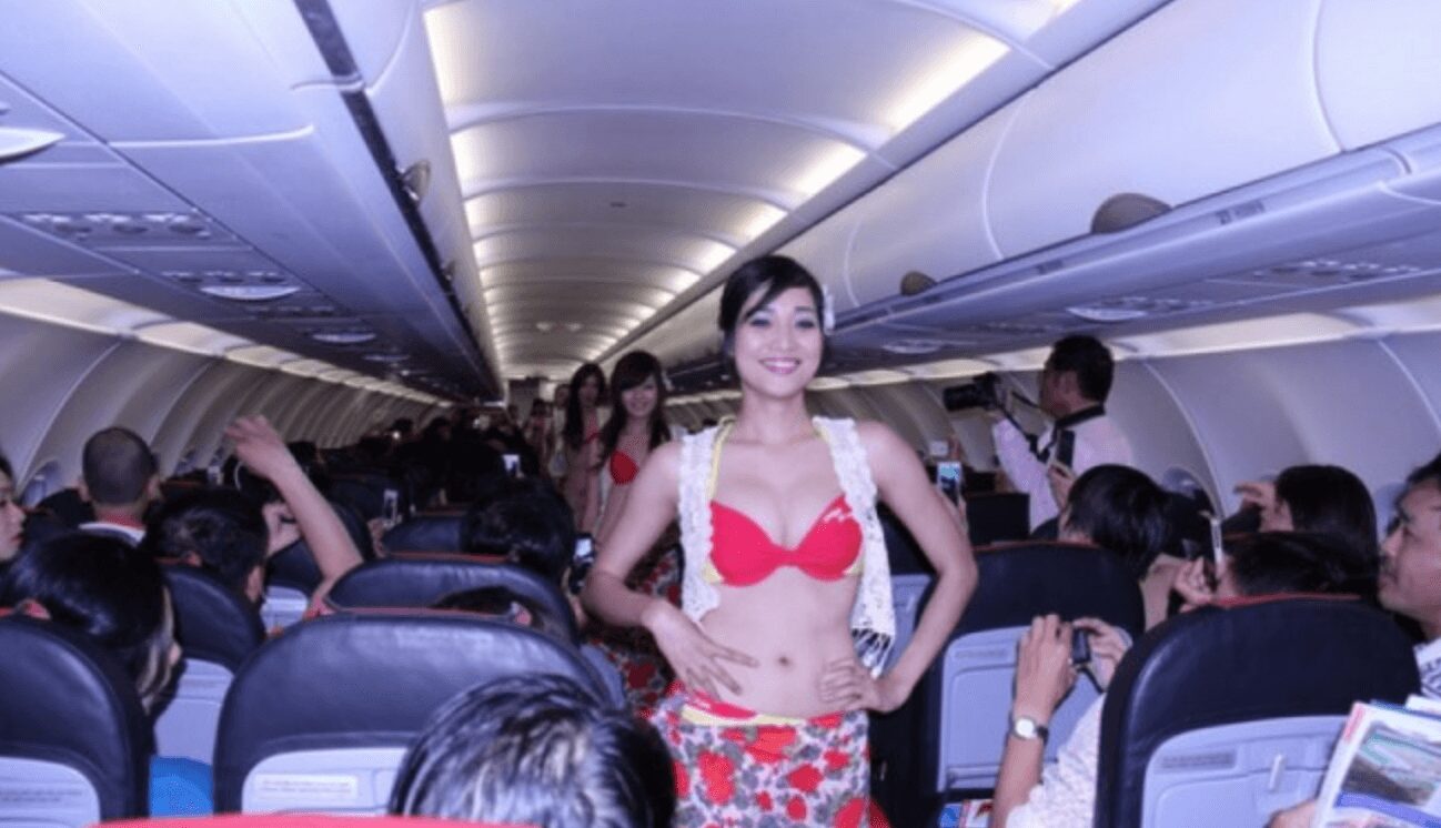 பிகினி உடையில் விமான பணிப்பெண்கள் சேவை… இந்தியாவிலும் அறிமுகம் பிகினி உடையில் விமான பணிப்பெண்கள் சேவை… இந்தியாவிலும் அறிமுகம்