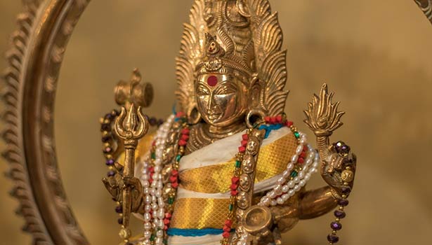 குலதெய்வத்தை எப்போது வழிபடுவது? kuladeivam-worship