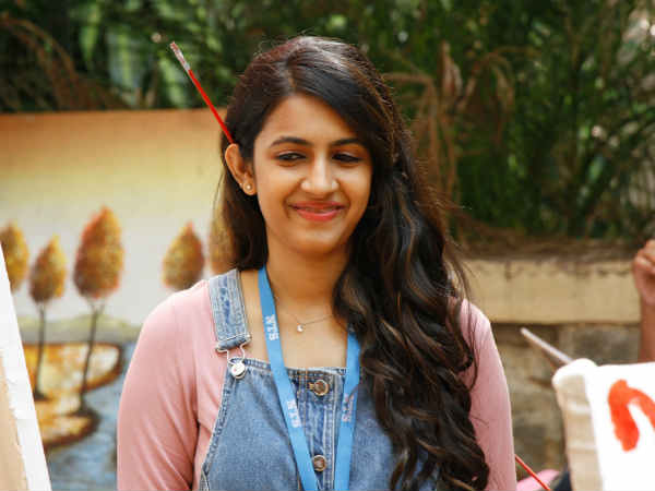 பிரபாஸுக்கு இந்த நடிகையுடன் தான் திருமணமா? - பரவும் செய்தி.. உண்மை என்ன? 4 niharika konidela |