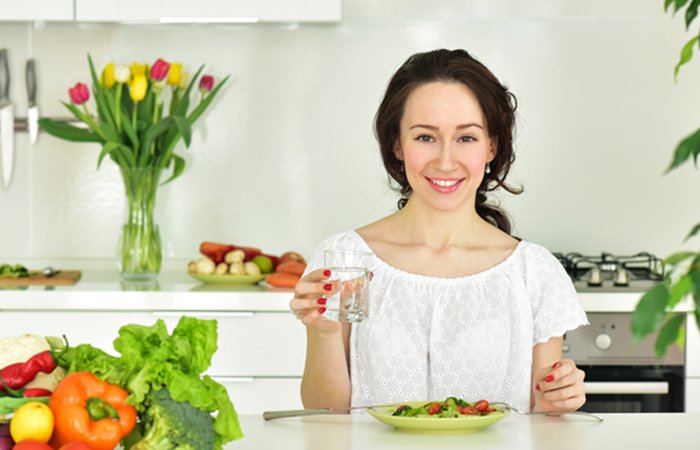 Do-You-Drink-Water-Immediately-Before-Or-After-A-Meal-thinatamil