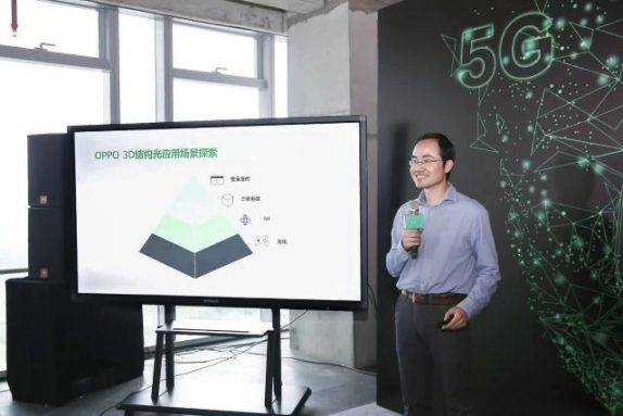 உலகின் முதல் 5ஜி வீடியோ கால் செய்து அசத்தும் ஒப்போ OPPO-demos-first-5G-video_thinatamil