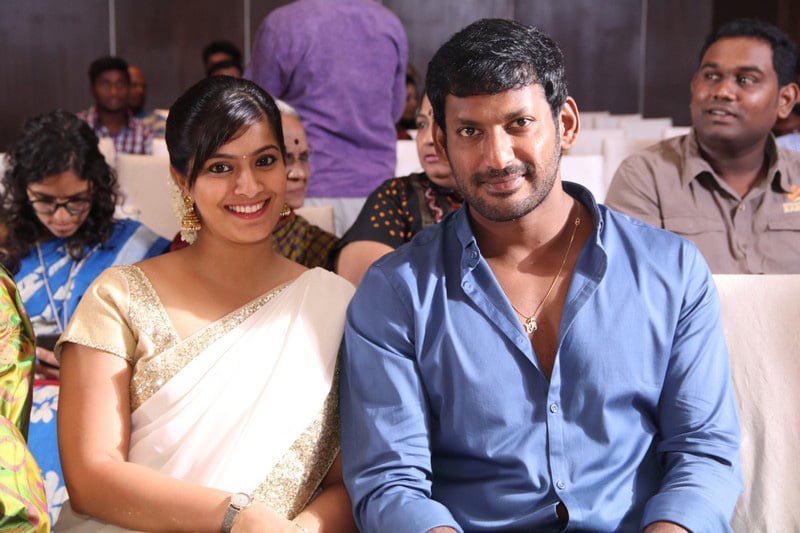 வரலட்சுமி எனக்கு கிடைத்த பொக்கிஷம் – மனம்திறந்த விஷால் Vishal-says-Varalakshmi-is-the-gift-for-my-life_thinatamil