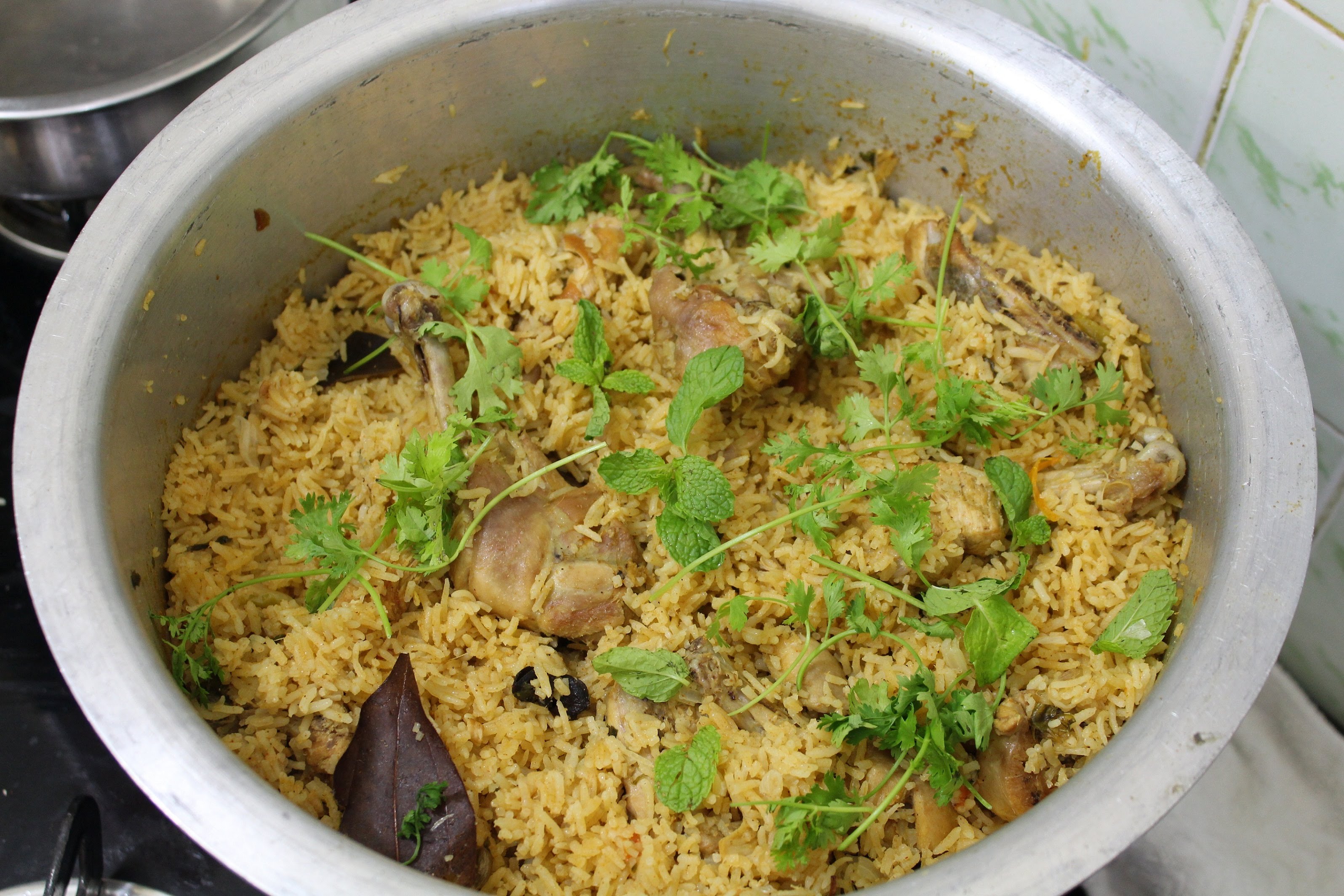 கிராமத்து ஸ்டைல் நாட்டுக்கோழி பிரியாணி 2 chicken buriyani thinatamil |