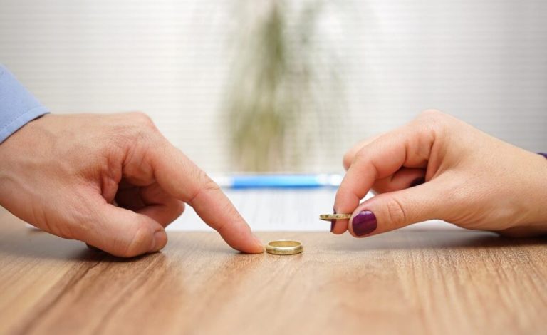 women-like-Divorce_thinatamil