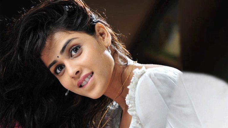 Actress-Genelia-published-her-cute-son-photo-thinatamil