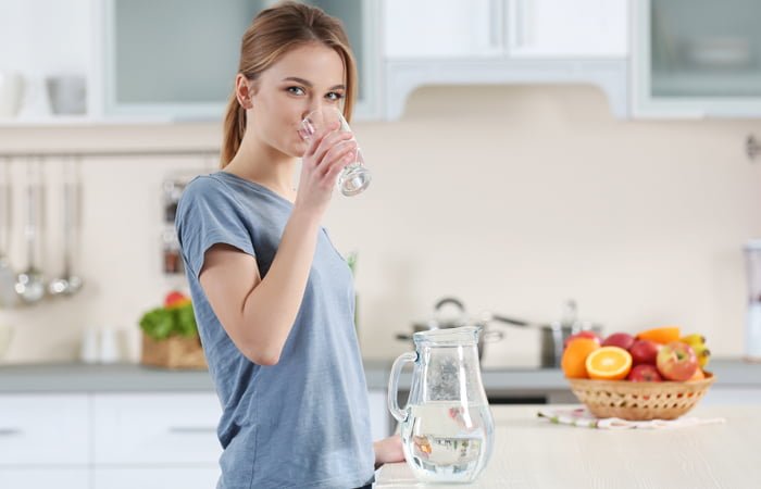 அதிக தண்ணீர் குடிப்பது ஆபத்து…! Drinking-more-water-is-a-danger_thinatamil