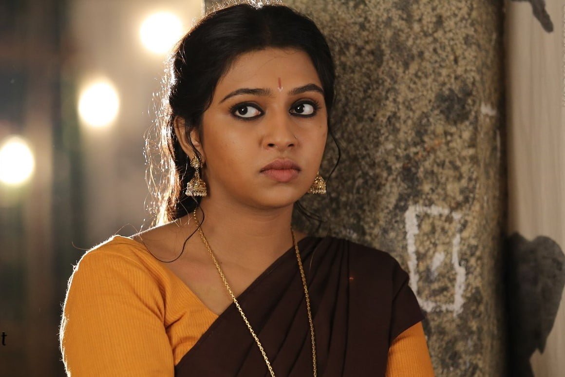 திருமணம் செய்யாமல் சேர்ந்து வாழ விருப்பம் – லட்சுமி மேனன் Lakshmi-menon-likes-living-togeather-life_thinatamil