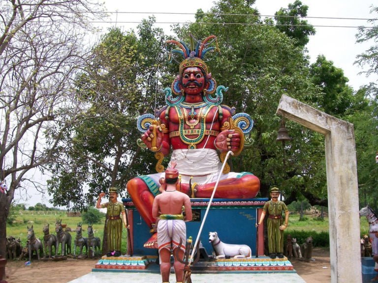 குலதெய்வம் எத்தனை ஜென்மங்களுக்கு ஒரு வம்சத்தைக் காப்பாற்றும்?