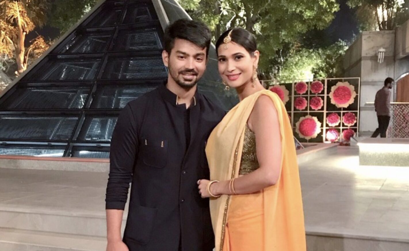 இவரை தான் காதலிக்கிறேன்.. வெளிப்படையாக அனைவர் முன்பும் அறிவித்த மஹத் இவரை தான் காதலிக்கிறேன்.. வெளிப்படையாக அனைவர் முன்பும் அறிவித்த மஹத்