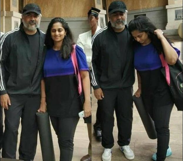 நீண்ட இடைவேளைக்கு பிறகு ஒன்றாக வெளியே வந்த அஜித்-ஷாலினி- விசுவாசம் லுக்கில் எப்படி இருக்கார் பாருங்க 2 ajith shalini latest pic after long time thinatamil |