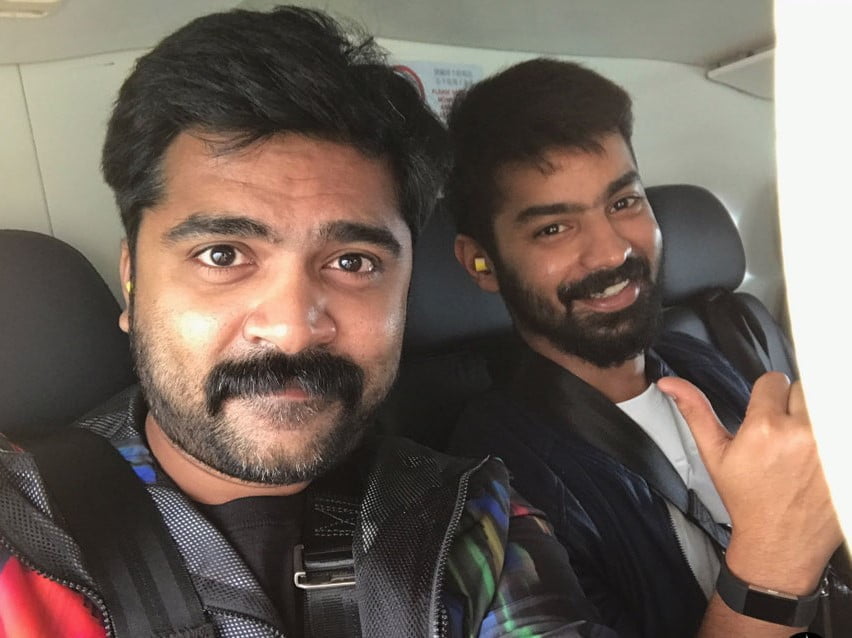 பிக்பாஸில் இருந்து வந்ததும், மஹத் கன்னத்தை ஓங்கி அறைந்த சிம்பு! வைரலான வீடியோ பிக்பாஸில் இருந்து வந்ததும், மஹத் கன்னத்தை ஓங்கி அறைந்த சிம்பு! வைரலான வீடியோ