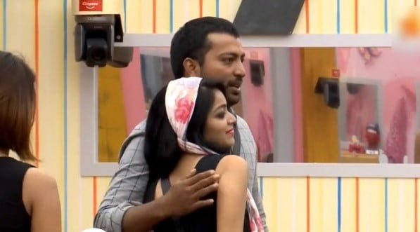 ரித்விகாவை பார்க்க பிக்பாஸ் வீட்டுக்குள் வந்த பிரபல நடிகர் 2 bigboss tamil 2 thinatamil |