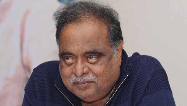 Actor-Ambareesh-laid-to-rest-with-21-gun-salute-in-Bengaluru_thinatamil