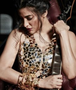 shruthi-glamour-thinatamil