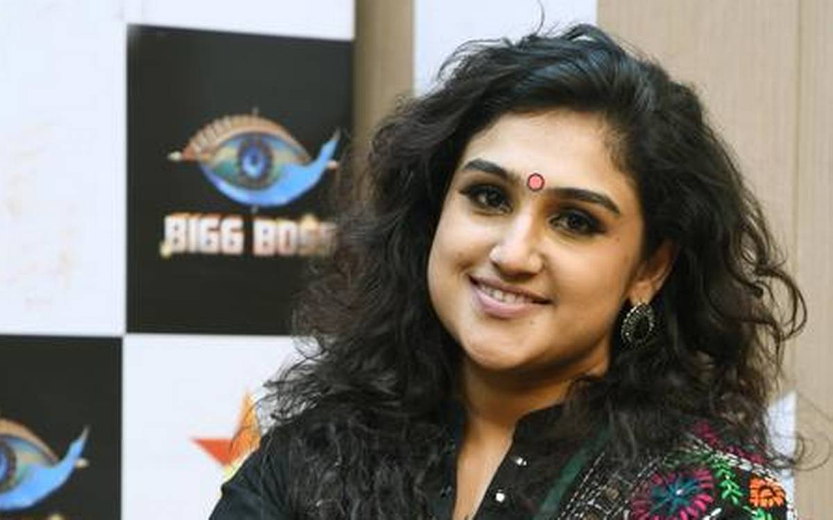 பிக்பாஸ் வீட்டில் இரவில் நடக்கும் கொடுமைகள்.. முதல் முறையாக ரகசியத்தை வெளியே சொன்ன வனிதா..! BIGGBOSS-VANITHAVIJAYAKUMAR-thinatamil