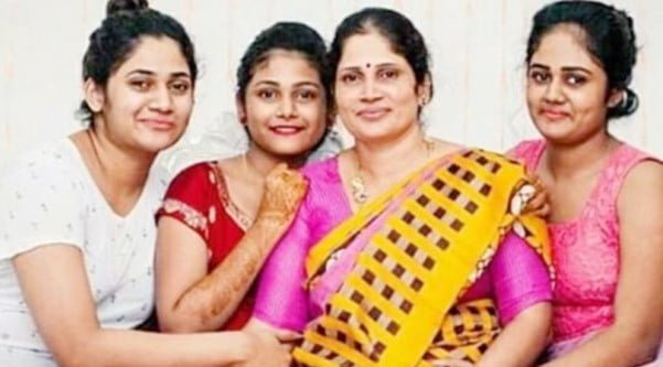 ஈழத்து பெண்ணின் தங்கையா இது? அழகில் லொஸ்லியாவையும் மிஞ்சிவிட்டாரே! எப்படி இருக்கின்றார் தெரியுமா? வைரலாகும் புகைப்படம் 2 losliya's-sister-thinatamil