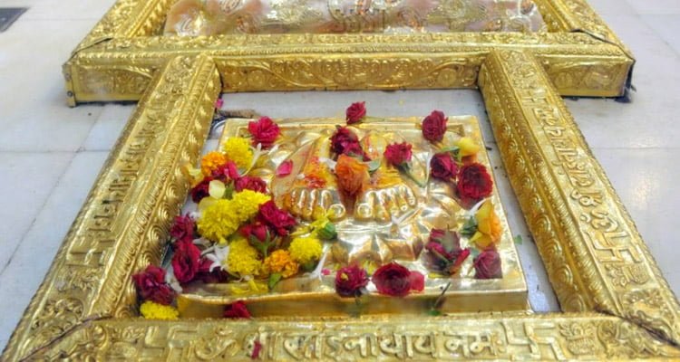 sai-baba-worship_thinatamil