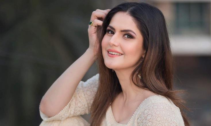 Zareen_Khan_hot-thinatamil