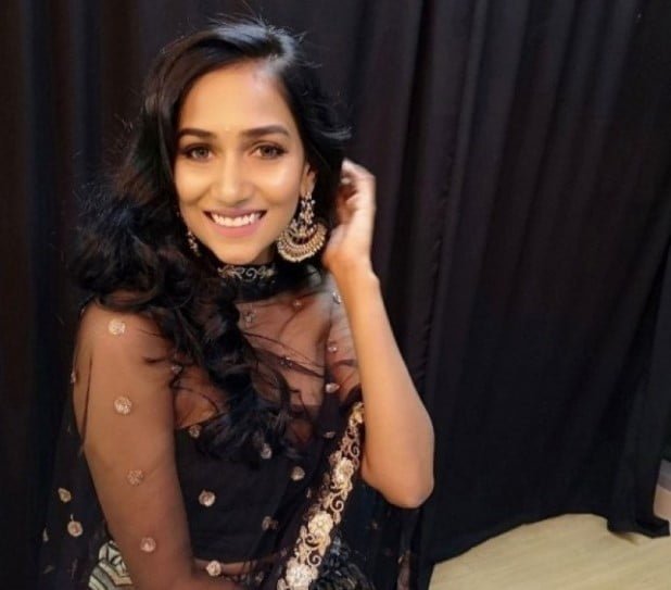 முகேன் காதலியா இது... எப்படி இருக்காங்க பாருங்க..! வைரலாகும் புகைப்படங்கள் #Mugen #Biggboss 4 mugen-girl-friend1-thinatamil