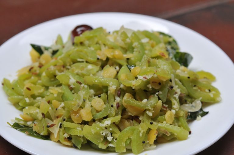 Snake-gourd-curry-for-healthy-life-thinatamil