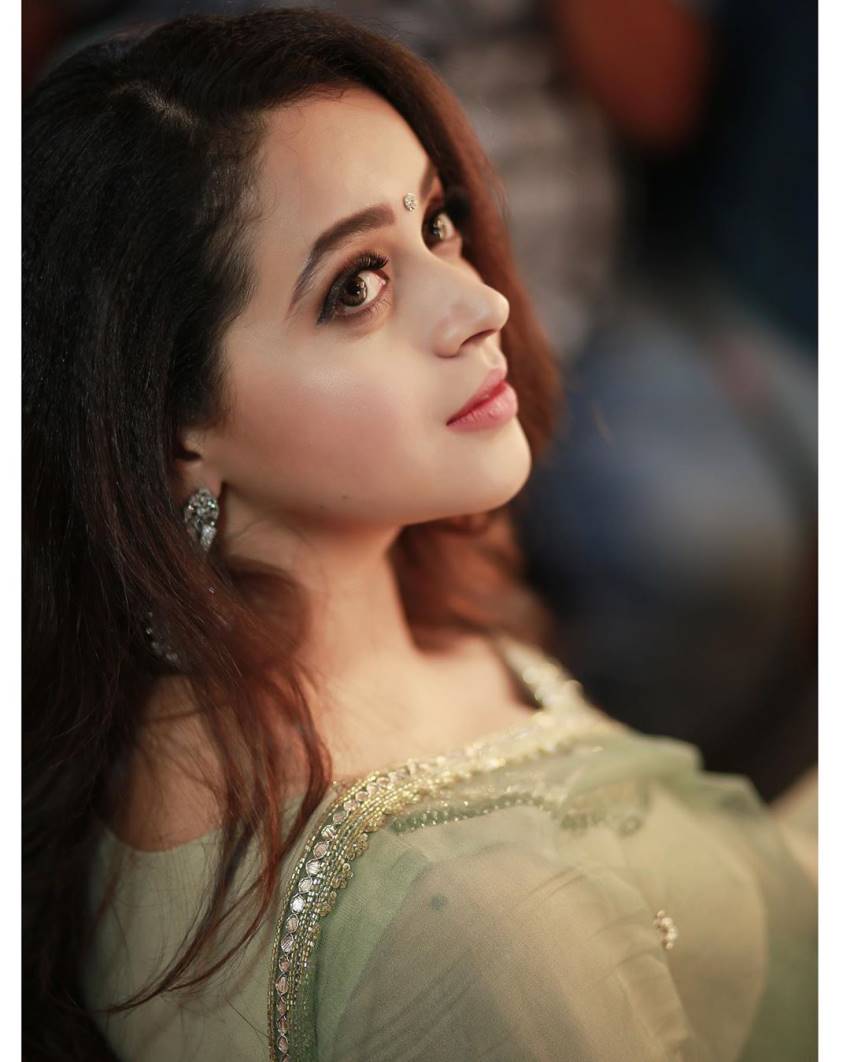 கொள்ளை அழகுடன் தேவதையாக மாறிய நடிகை பாவனா! இணையத்தில் வைரல் புகைப்படம் bhavana-latest-like-angel-thinatamil