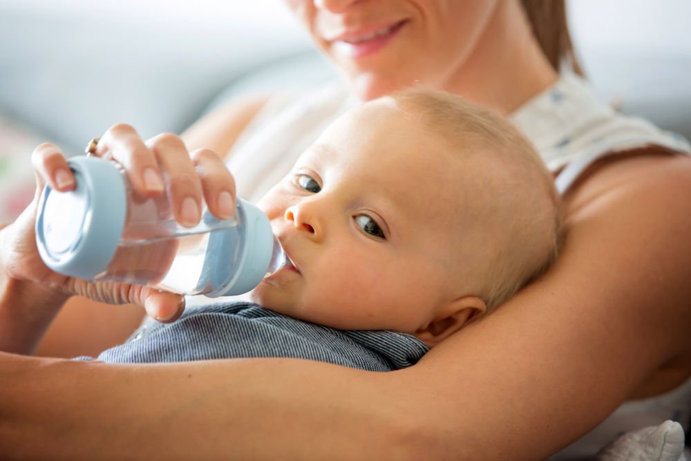 குழந்தைகளுக்கு எவ்வளவு தண்ணீர் கொடுக்க வேண்டும்?! how-much-water-to-babies-thinatamil