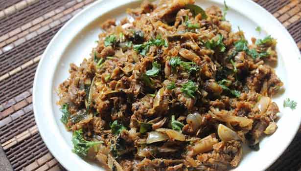 சூப்பரான காரசாரமான நாட்டுக்கோழி கொத்துக்கறி மிளகு வறுவல்.. Country-Chicken-kothu-kari_thinatamil