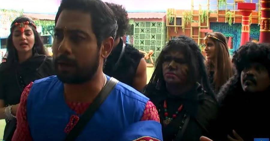 கண்ணில் ஆரஞ்சு ஜுஸ் அடித்த பிரபலம், அட்டகாசம் அதிகம்- செம சண்டையில் ஆரி, செய்தது இவரா? கண்ணில் ஆரஞ்சு ஜுஸ் அடித்த பிரபலம், அட்டகாசம் அதிகம்- செம சண்டையில் ஆரி, செய்தது இவரா?