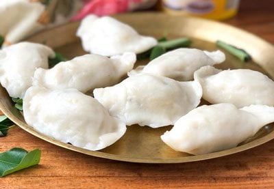 வாழ்க்கையில் அடுத்த படிக்கு முன்னேற, உயர் நிலைக்கு செல்ல விநாயகரை பிடித்து இப்படி வழிபடுங்கள்! 7 porana-kozhukattai3