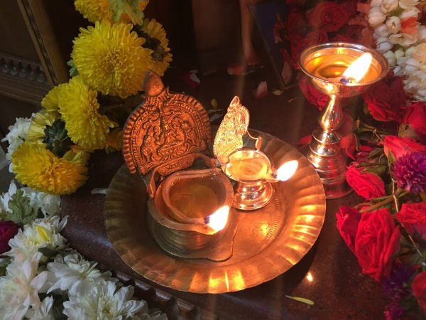 குலதெய்வத்திற்கு இந்த பூஜையை செய்தால் தங்கம் தானாகவே வந்து உங்கள் வீட்டில் தங்கும். kuatheiva-valipadu-thinatamil
