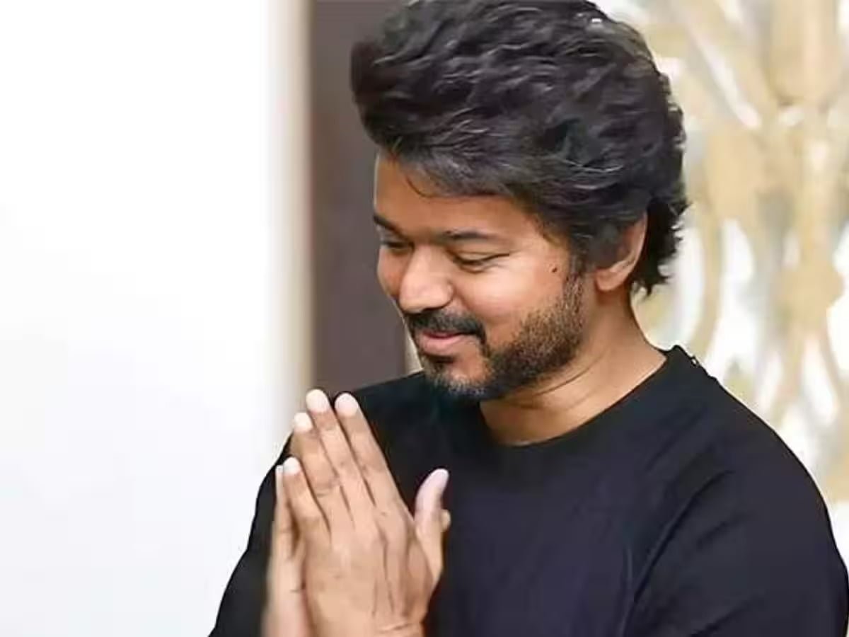 தளபதி 69 படத்தின் இயக்குனர் இவர் தானா? வெளியான லேட்டஸ்ட் தகவல்! 2 தளபதி 69 படத்தின் இயக்குனர் இவர் தானா? வெளியான லேட்டஸ்ட் தகவல்!