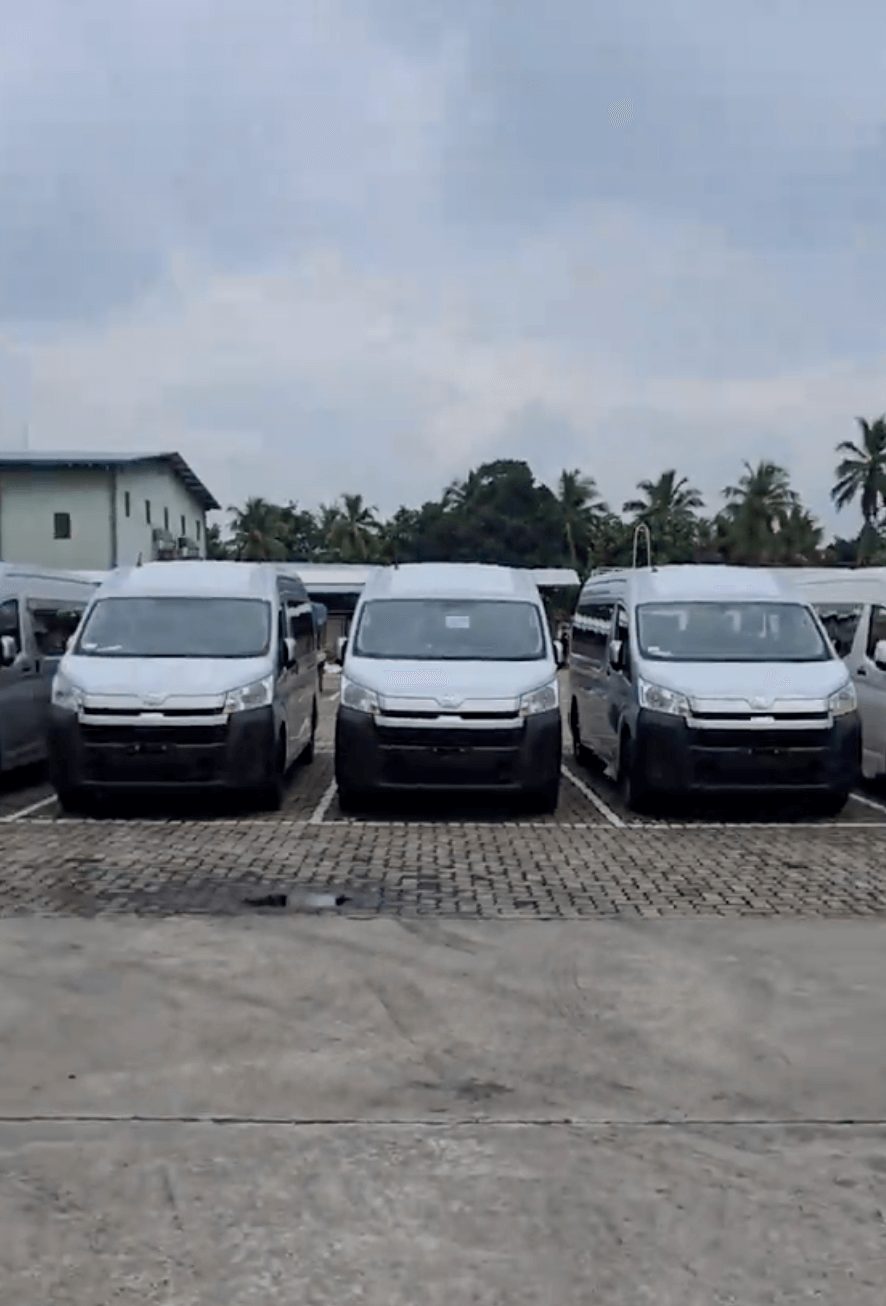 இலங்கையில் புதிதாக அறிமுகமாகிய Toyota Hiace: முழுமையான விபரங்கள் மற்றும் படங்கள் 2 இலங்கையில் புதிதாக அறிமுகமாகிய Toyota Hiace: முழுமையான விபரங்கள் மற்றும் படங்கள்