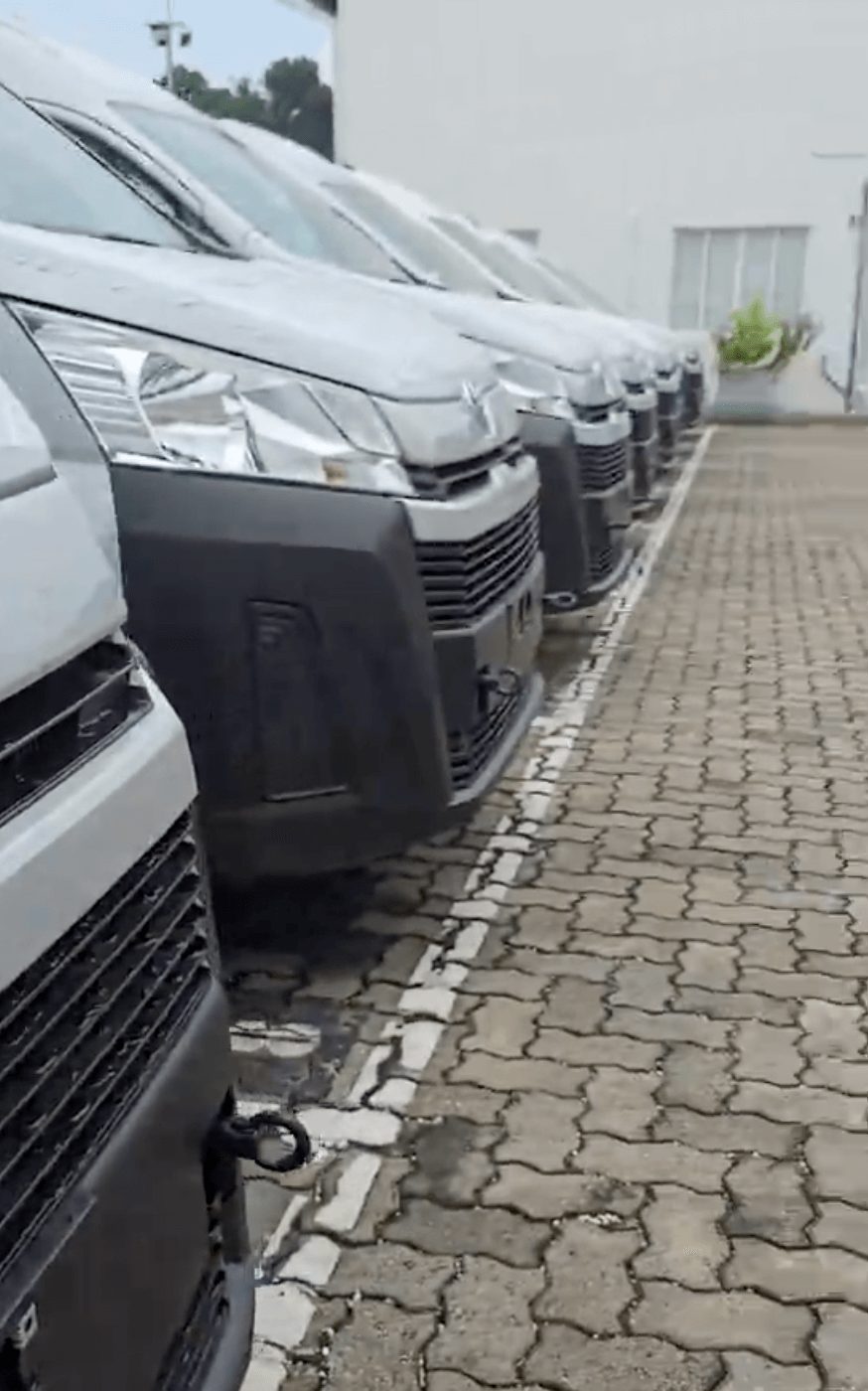 இலங்கையில் புதிதாக அறிமுகமாகிய Toyota Hiace: முழுமையான விபரங்கள் மற்றும் படங்கள் 3 இலங்கையில் புதிதாக அறிமுகமாகிய Toyota Hiace: முழுமையான விபரங்கள் மற்றும் படங்கள்