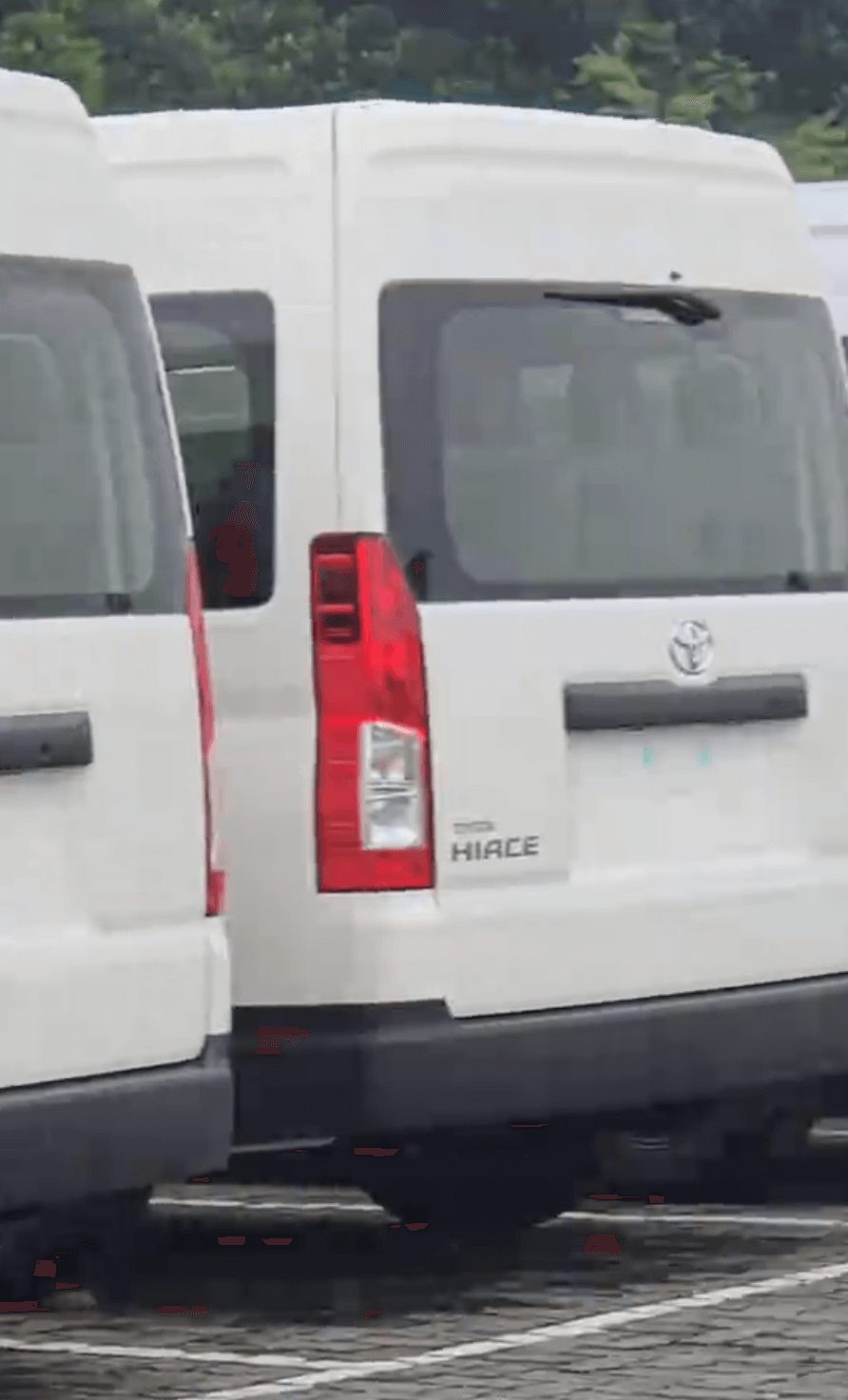 இலங்கையில் புதிதாக அறிமுகமாகிய Toyota Hiace: முழுமையான விபரங்கள் மற்றும் படங்கள் 5 இலங்கையில் புதிதாக அறிமுகமாகிய Toyota Hiace: முழுமையான விபரங்கள் மற்றும் படங்கள்